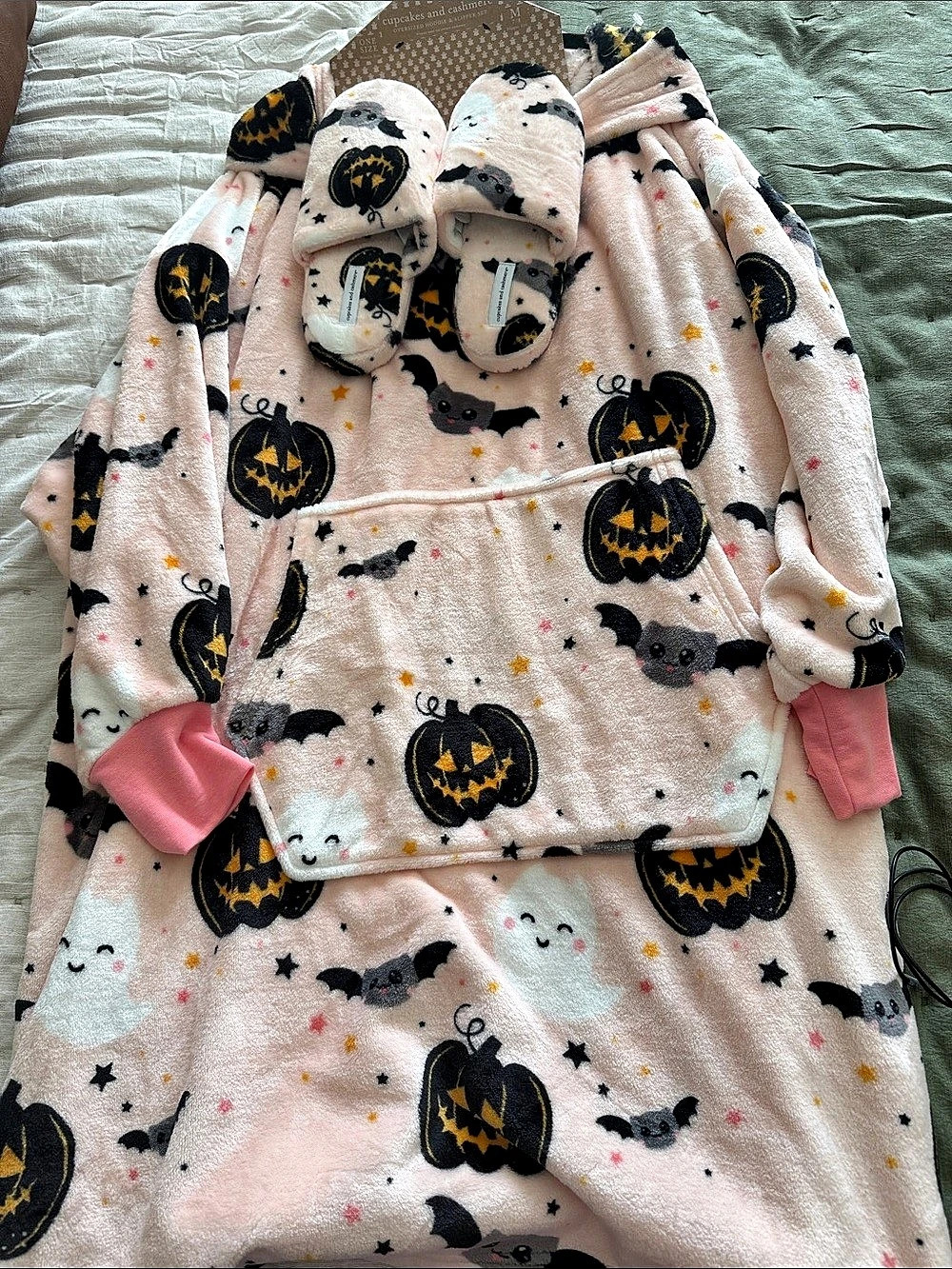 cupcakes and cashmere Oversized Hoodie & Slipper Set Pink & Black Medium